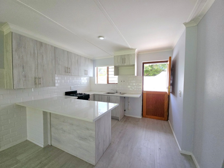 2 Bedroom Property for Sale in Paradise Beach Eastern Cape